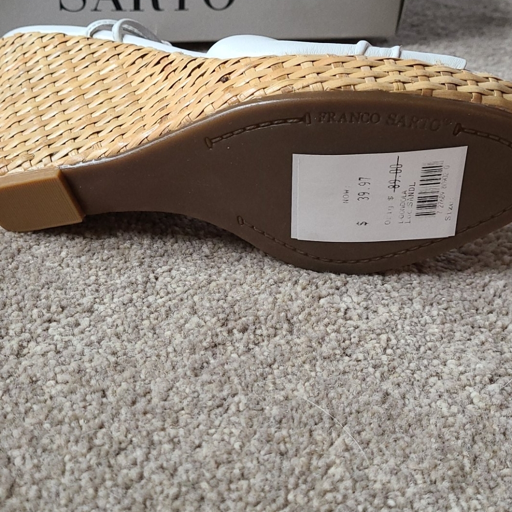 Shoe - Picture 4 of 7